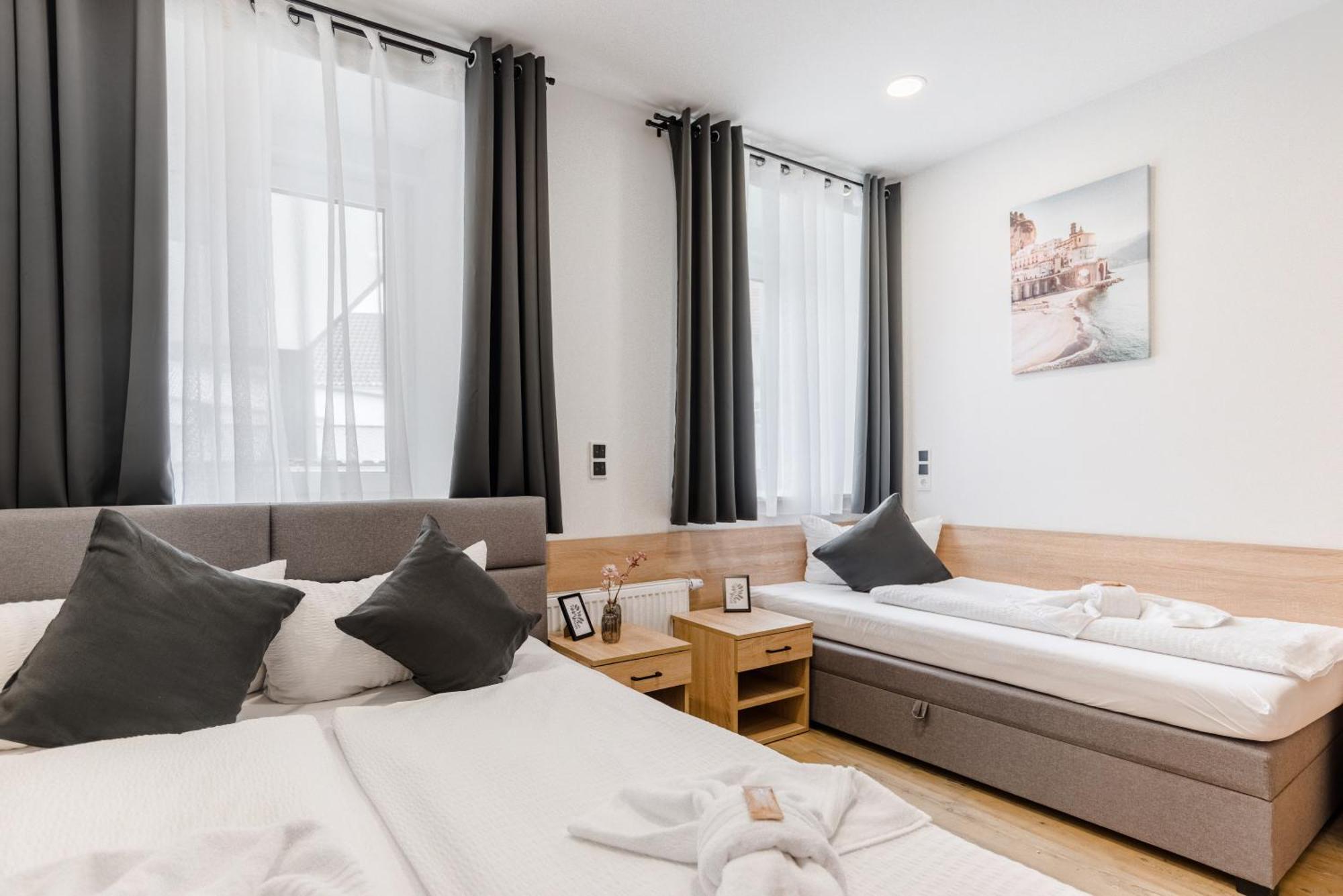 Hotel Montenegro Worms Exteriör bild