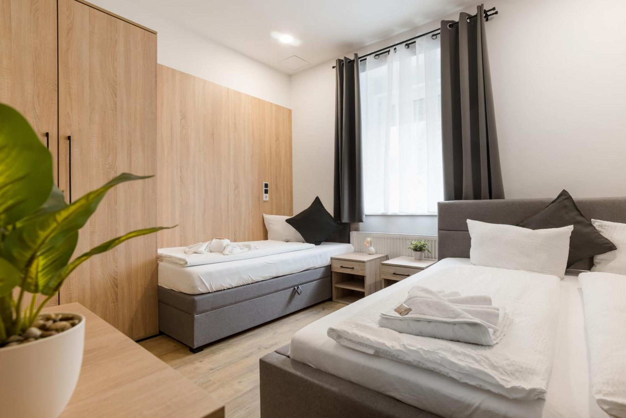 Hotel Montenegro Worms Exteriör bild